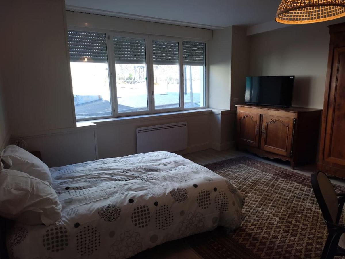 Tres Grand Au Pied Du Plateau D'angouleme. Appartement